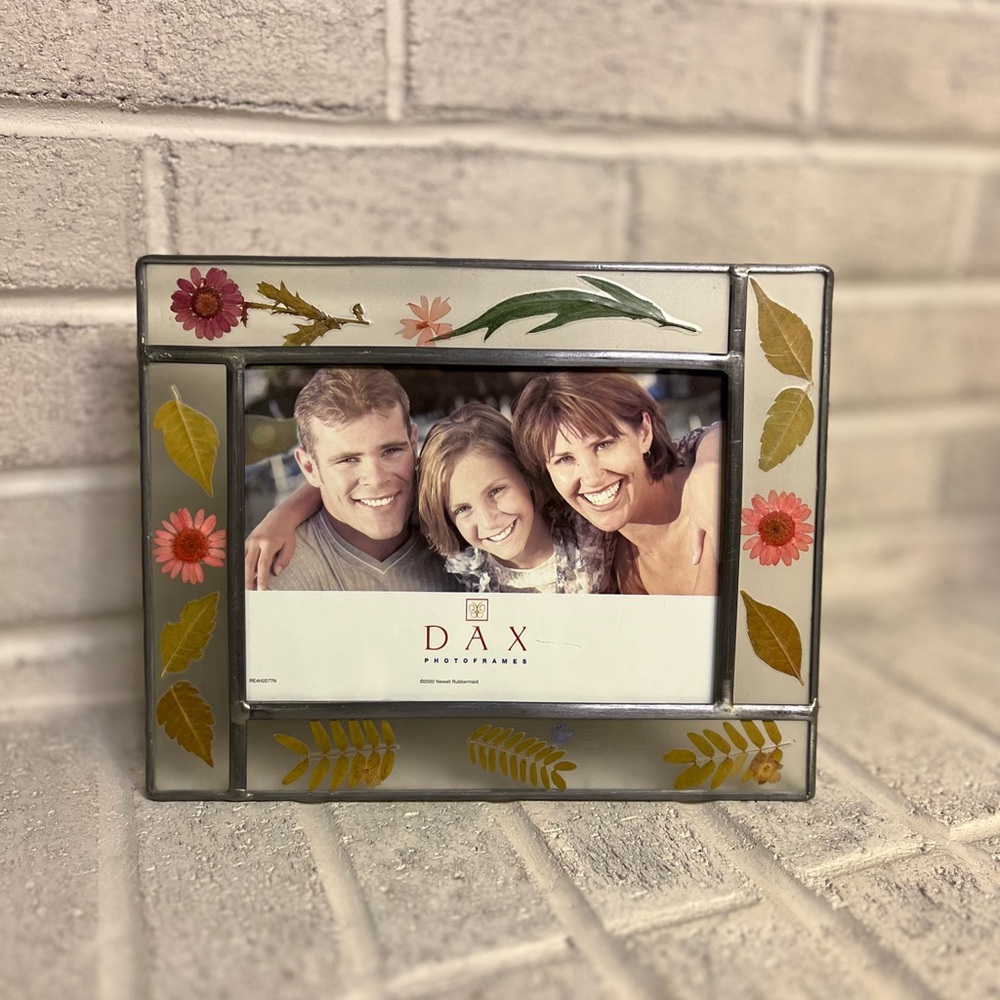 Vintage pressed floral Photo Frame